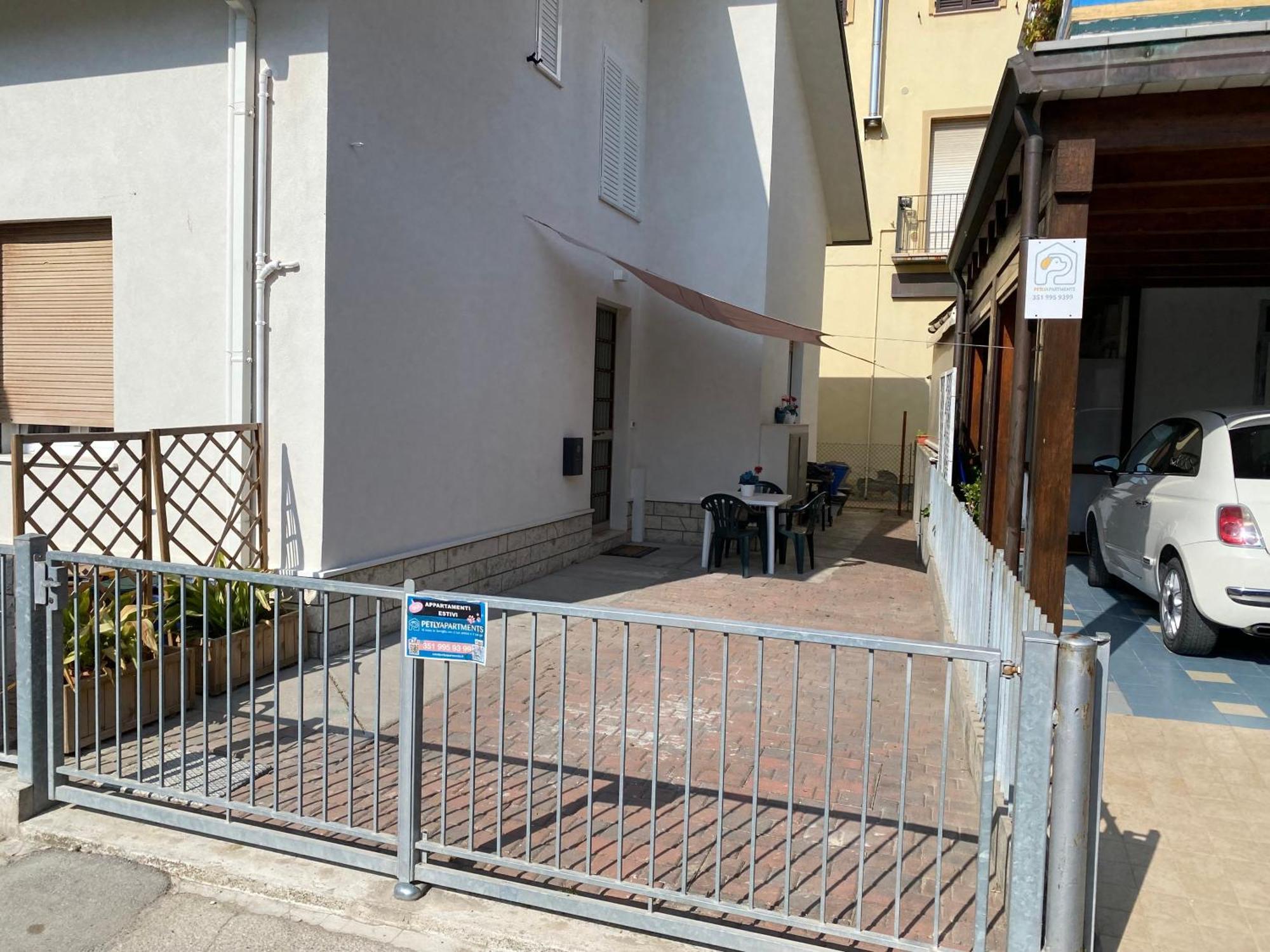 Petlyapartments #12 ベラーリア・イジェア・マリーナ エクステリア 写真